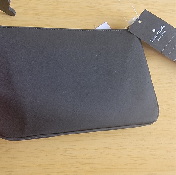 NWT*Kate Spade chelsea medium wristlet pouch Bag - Picture 6 of 9